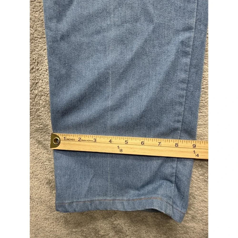 Wrangler Jeans Mens Measured 34x28 Light Wash Blue Straight Leg Classic Fits USA